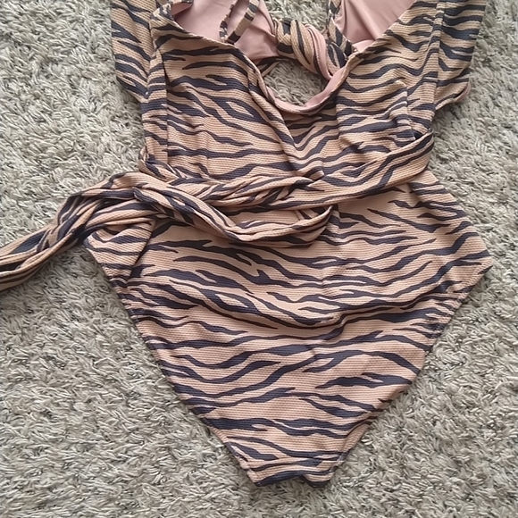 Aerie Pique Animal Print Wrap One Piece Swimsuit sz XXL - Picture 9 of 9